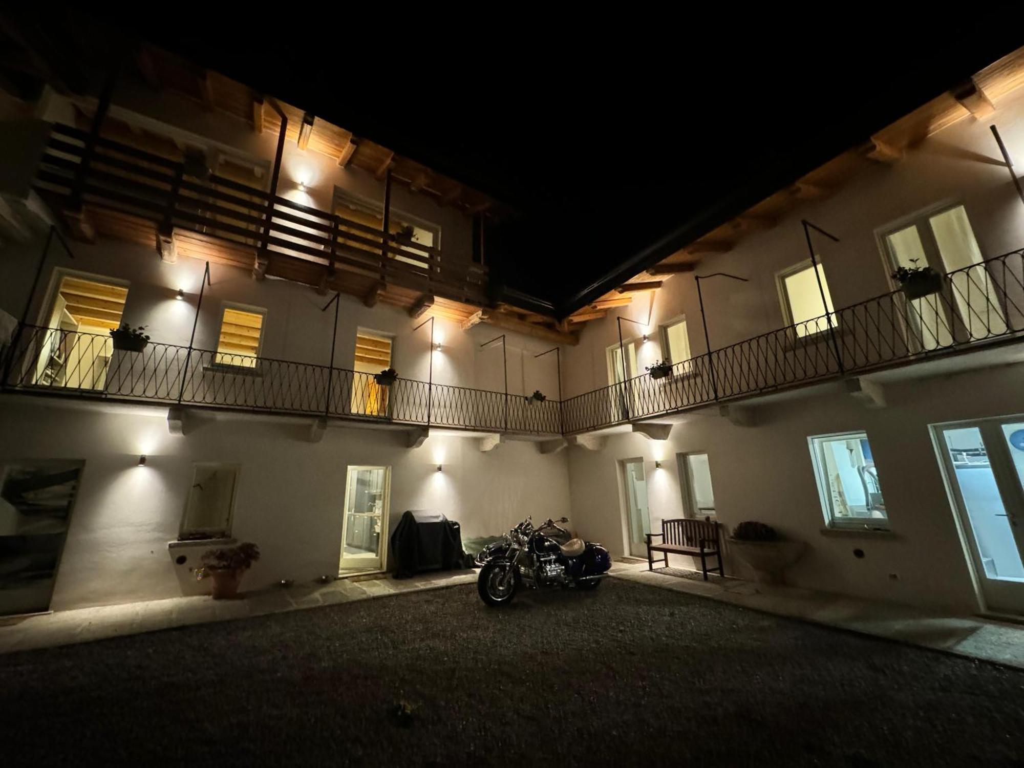 B&B Il Cortile Soriso エクステリア 写真